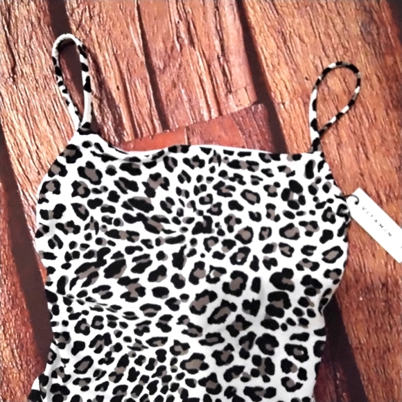 Vitamin A One Piece 🐠Host Pick🌴 - Picture 2 of 6